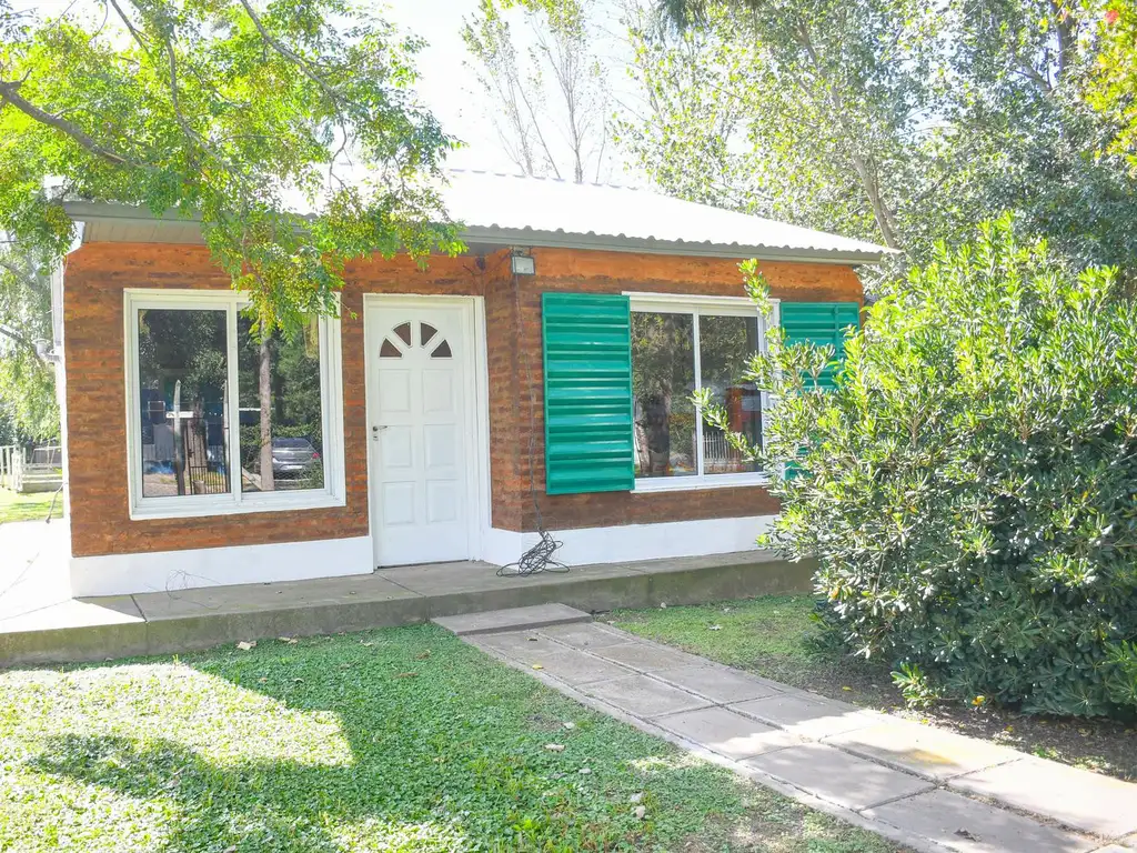 CASA CON HERMOSO TERRENO PUEBLO DE VILLA AMELIA