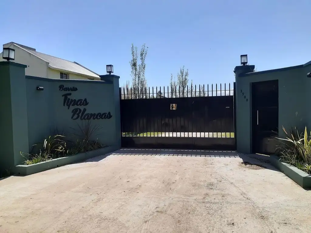 Muy buen lote en venta en el Barrio cerrado Tipas Blancas