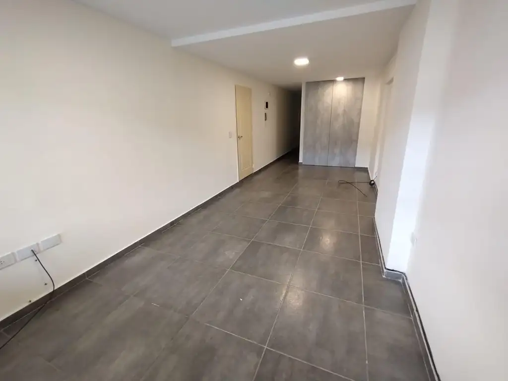 Venta de oficina Montevideo 3200 excelente ubicación