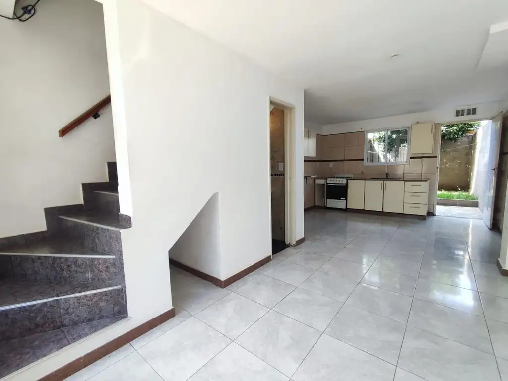 DUPLEX 3 AMBIENTES EN VENTA QUILMES APTO CREDITO