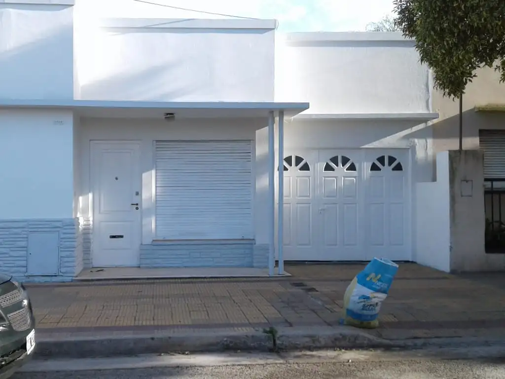 CASA 3 DORM EN VENTA - VILLA ITALIA