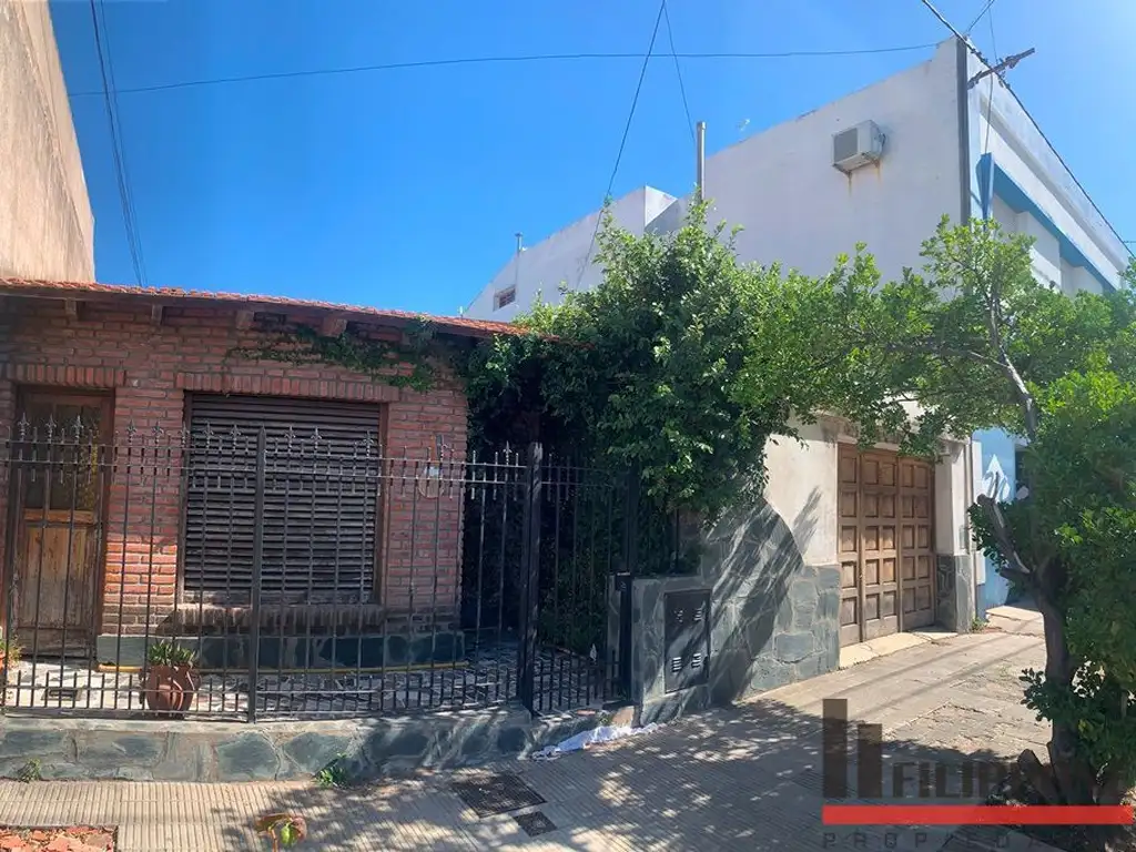 Casa en venta de 3 dormitorios c/ cochera en Barrio Noroeste