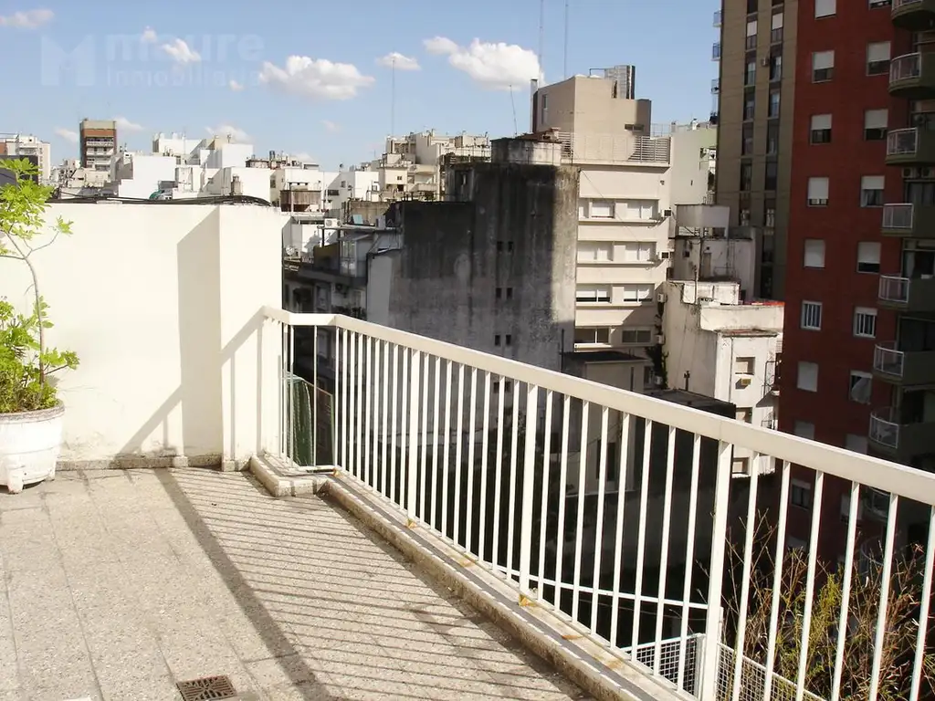 Balcón terraza y dos ambientes luminoso en venta en Palermo