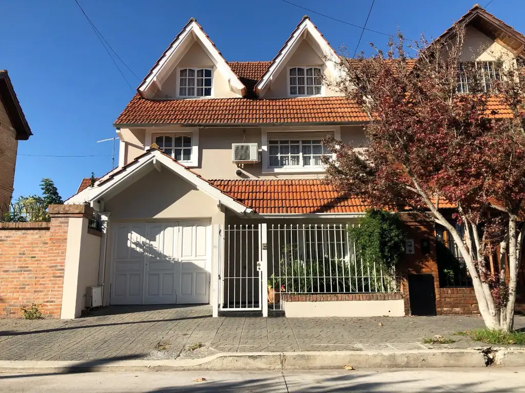 RESERVADA - Casa en venta en Martínez.