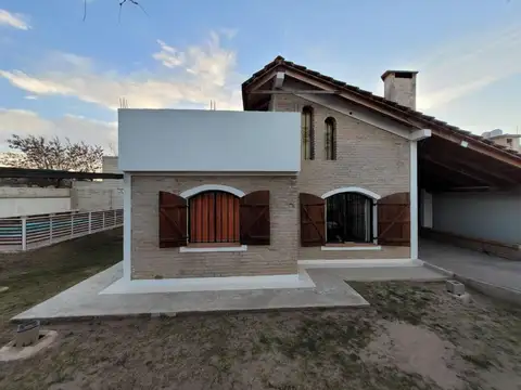 CASA EN VENTA EN VILLA CURA BROCHERO 3 DORM