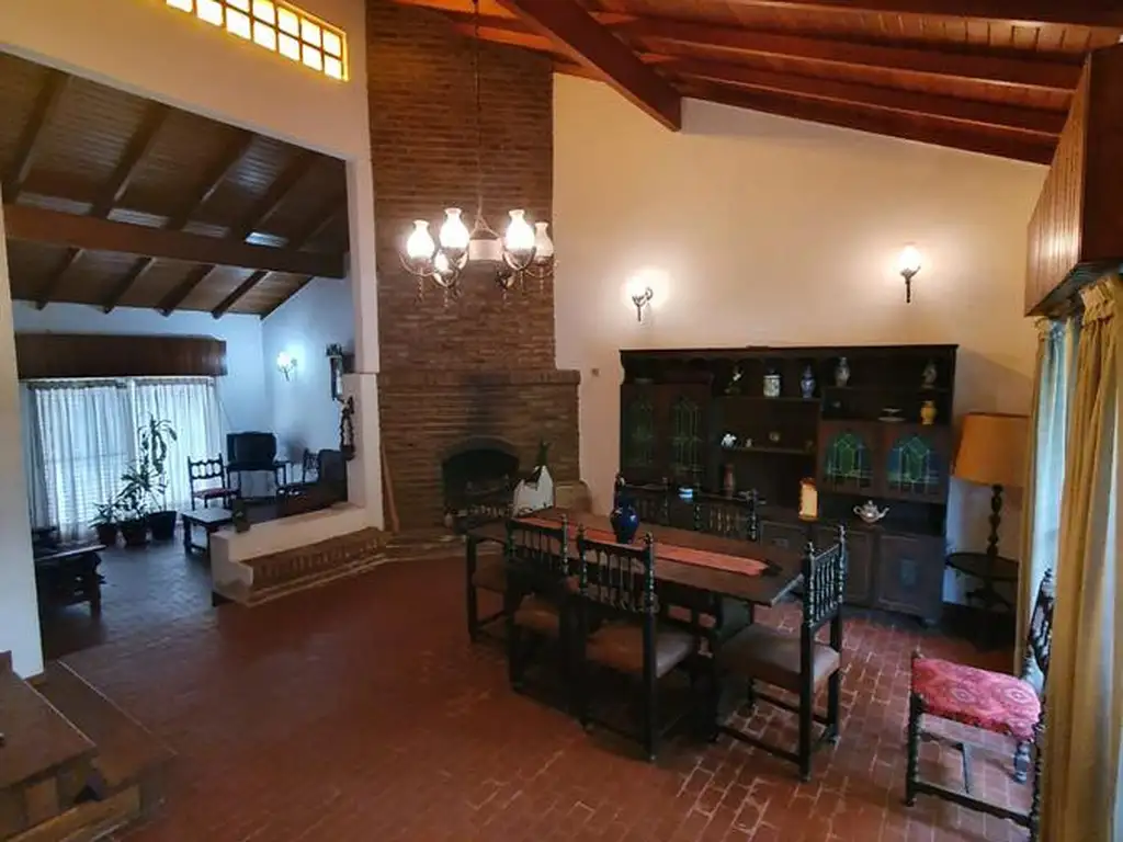 Casa en venta - 2 dormitorios 2 baños - patio parrilla - 600mts2 - Manuel B Gonnet