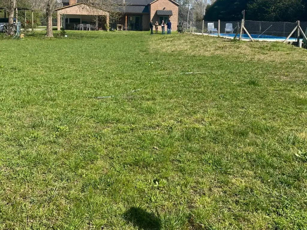 Casa de 3 dormitorios en Alquiler - Campos de Roca - La Plata