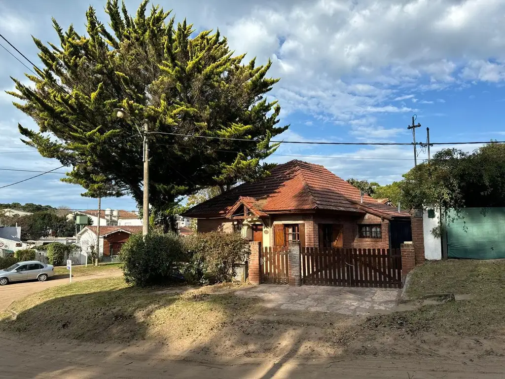 Casa de 4 ambientes en PH - Villa Gesell