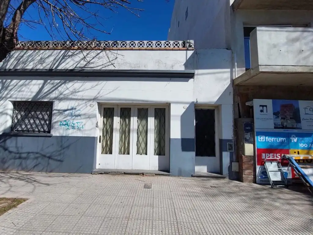 VENTA CASA EN LOTE PROPIO SAAVEDRA