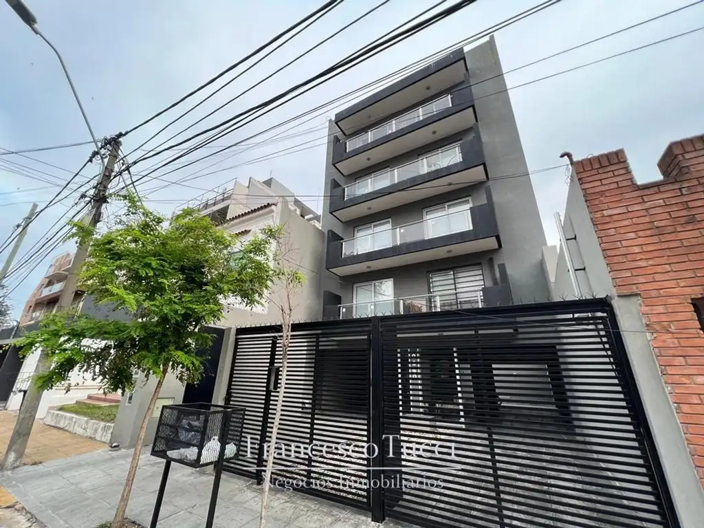 Departamento en Venta 2 ambientes en Castelar 2do piso