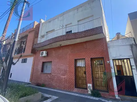 casa para dos familias en dos plantas   sin expensas en Lanús Oeste