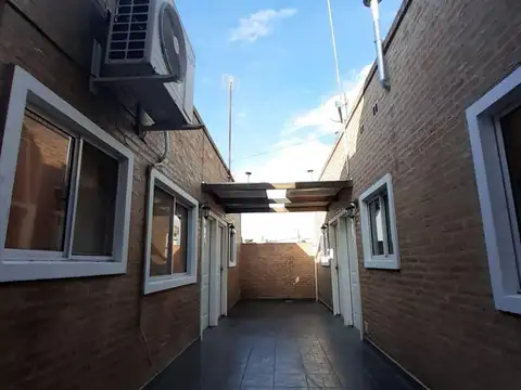 Departamento de 3 ambientes en 1er piso por escalera en alquiler, en Loma Hermosa.