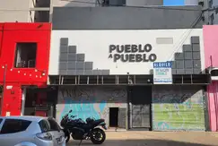 Local Céntrico - Vidriera de 8 mts de frente Aprox - 110 m2 Aprox - La Plata