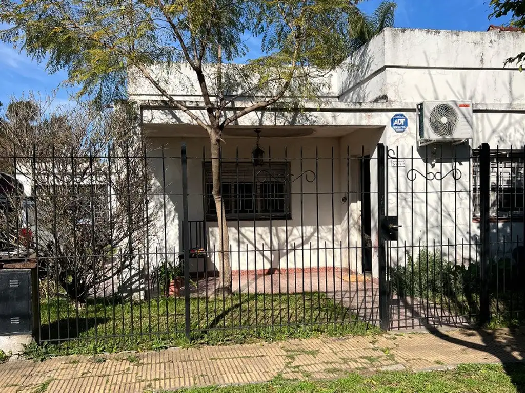 CASA AMERICANA DE 3 AMBIENTES EN VENTA EN ITUZAINGO NORTE (3396)