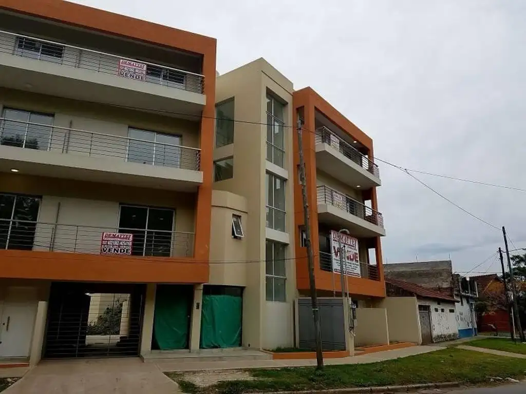 DEPARTAMENTO EN VENTA EN DÚPLEX DE 3 AMBIENTES CON COCHERA EN MORENO