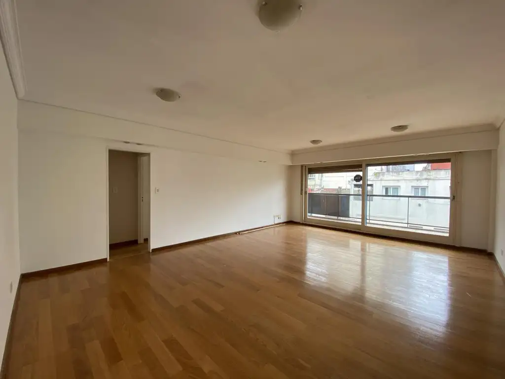 Palermo- Venta Piso departamento 4 ambientes con Cochera y Baulera en Barrio Norte