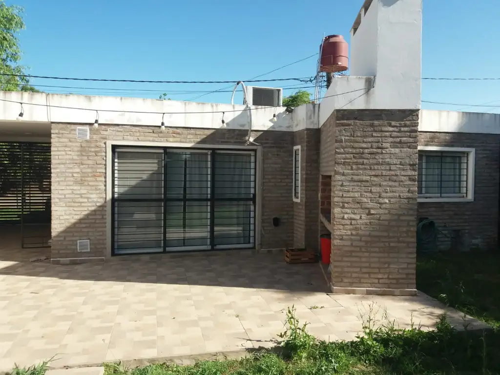 Casa en alquiler en BOLIVAR 700 Pueblo Esther Argenprop