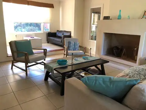 Casa en Alquiler y venta Acacias Blancas