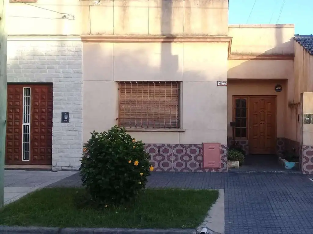 CASA  PH 4 AMBIENTES RAMOS MEJIA OPORTUNIDAD