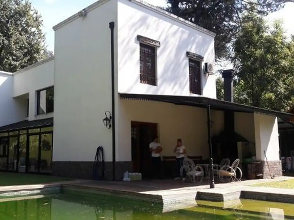  OPORTUNIDAD UNICA!! HERMOSA CASA QUINTA  EN PARQUE LELOIR - EXCELENTE UBICACION 