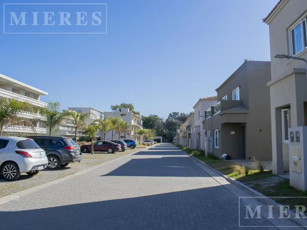 Dúplex en venta en Saraví Village