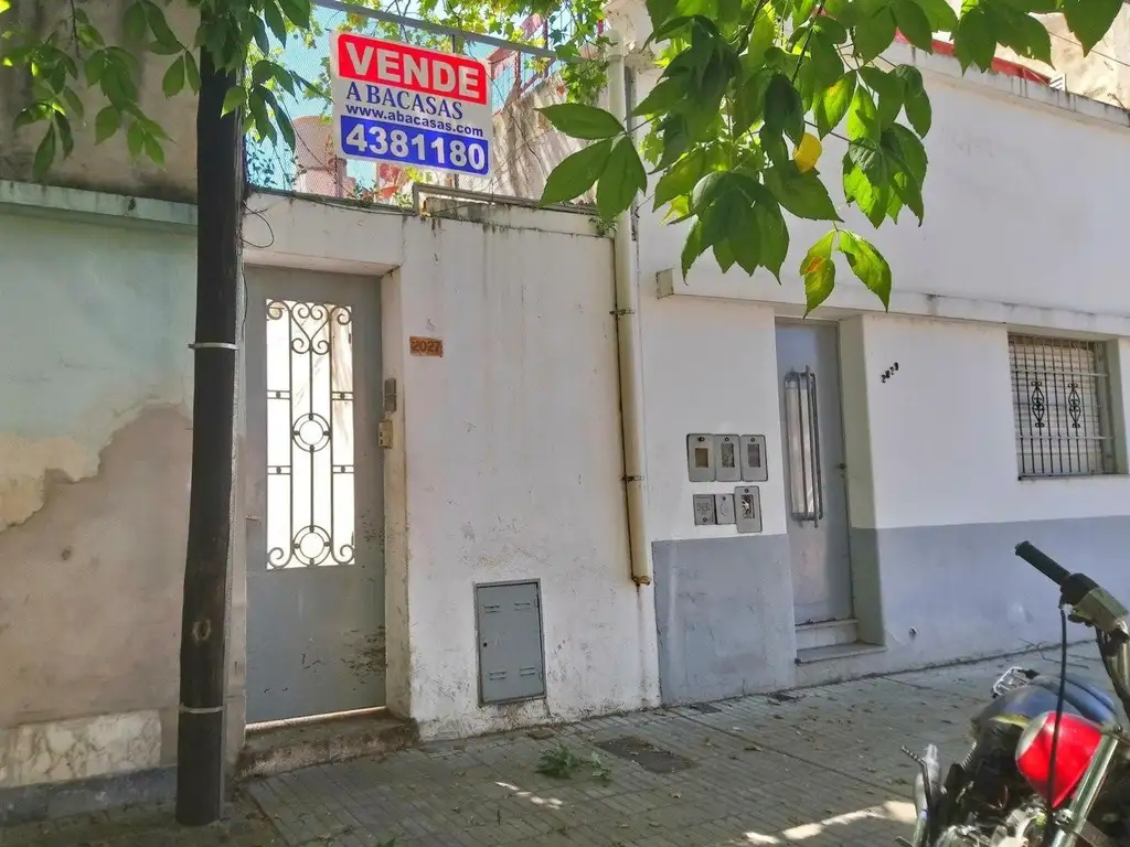 VENTA DEPTO DE PASILLO EN PLANTA BAJA, 2 DORM, SIN EXPENSAS!