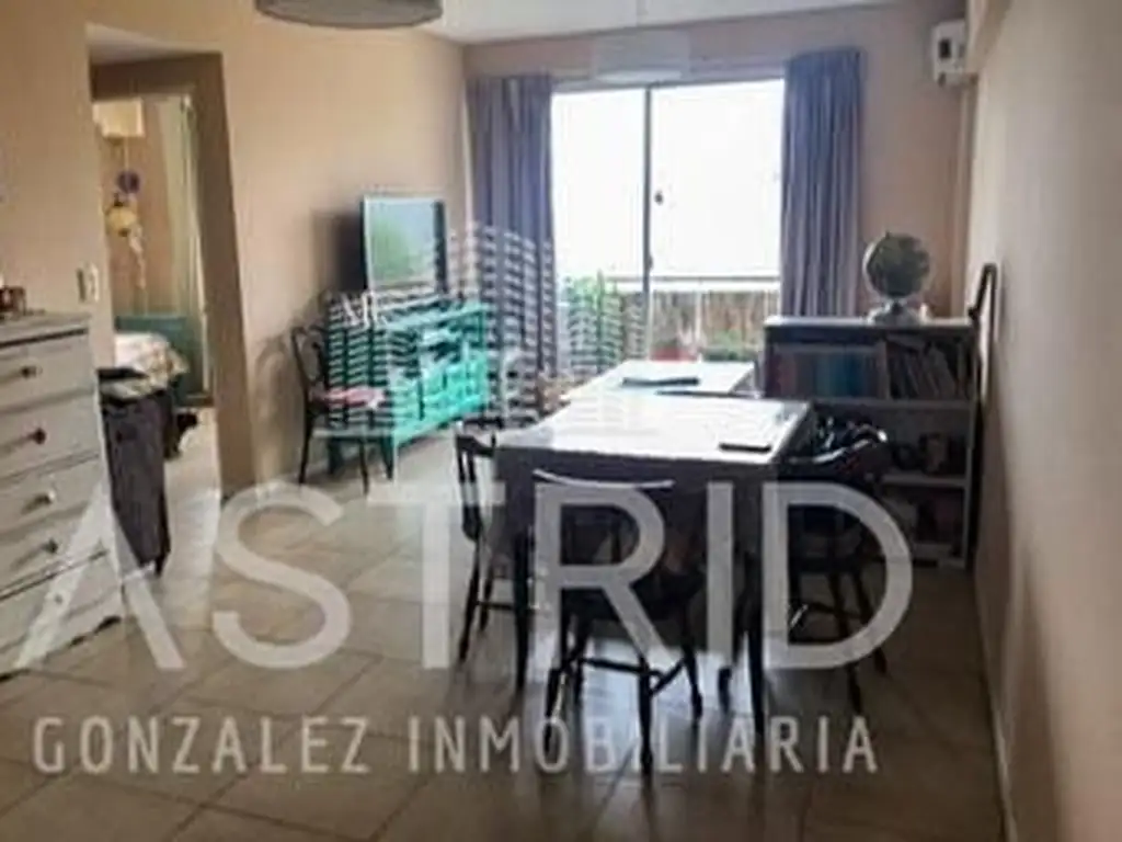 Muy lindo duplex en ultimo piso, amplia terraza propia, con