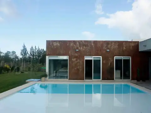 Casa Venta Lomas de City Bell - posible permuta - Foto 0