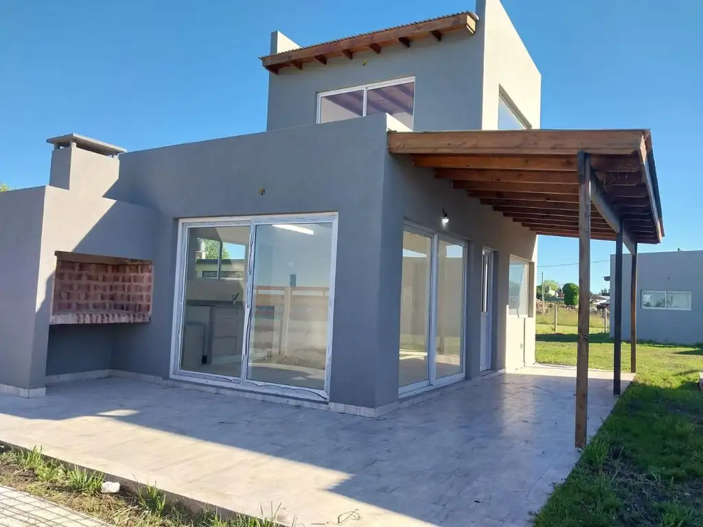 Casa - Venta - Argentina, Mar Chiquita - av del lago 200