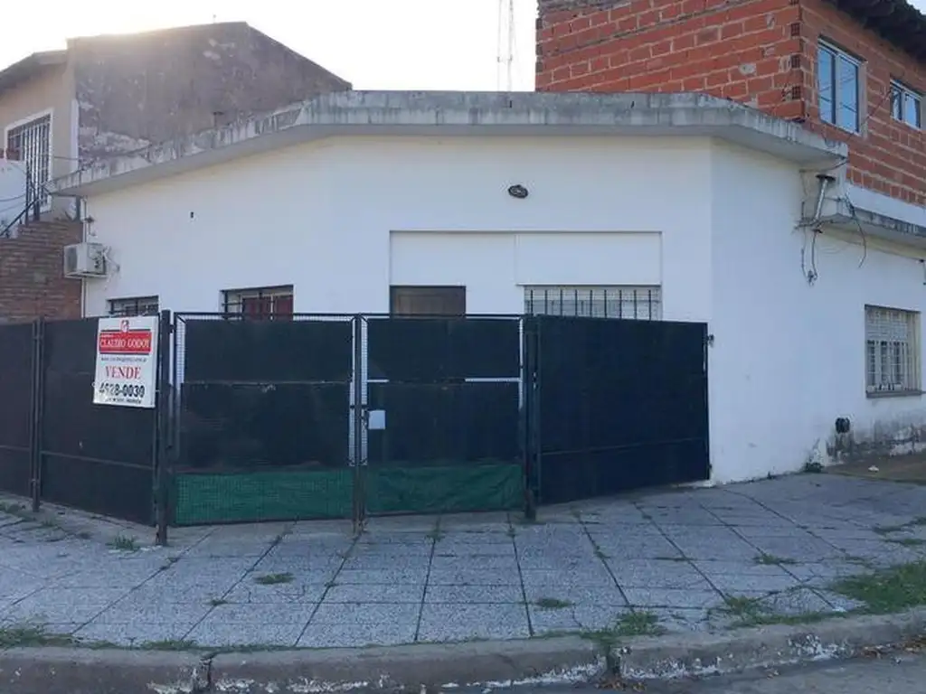 Casa en venta en Moron