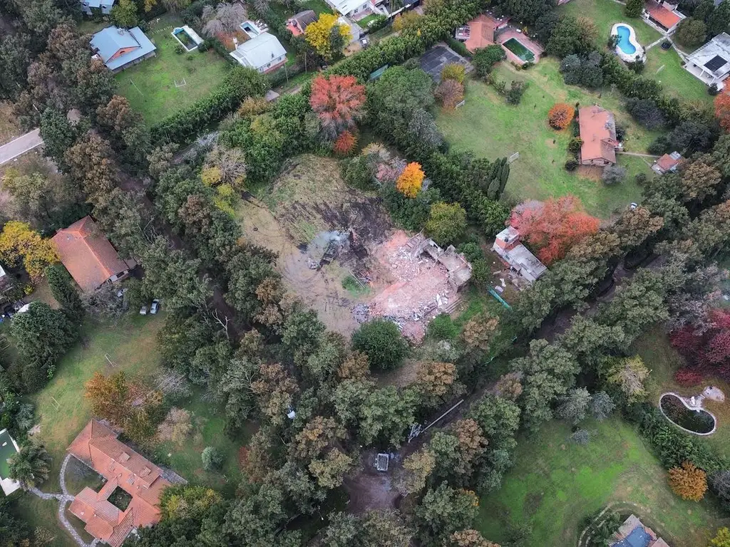 Lote en LA ESMERALDA rodeado de naturaleza.