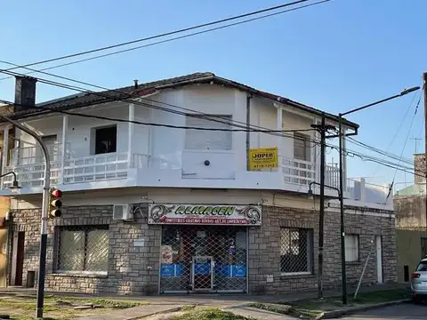 CASA EN PLANTA ALTA 3 AMB . CON BALCON CORRIDO Y TERRAZA 40 MTS.