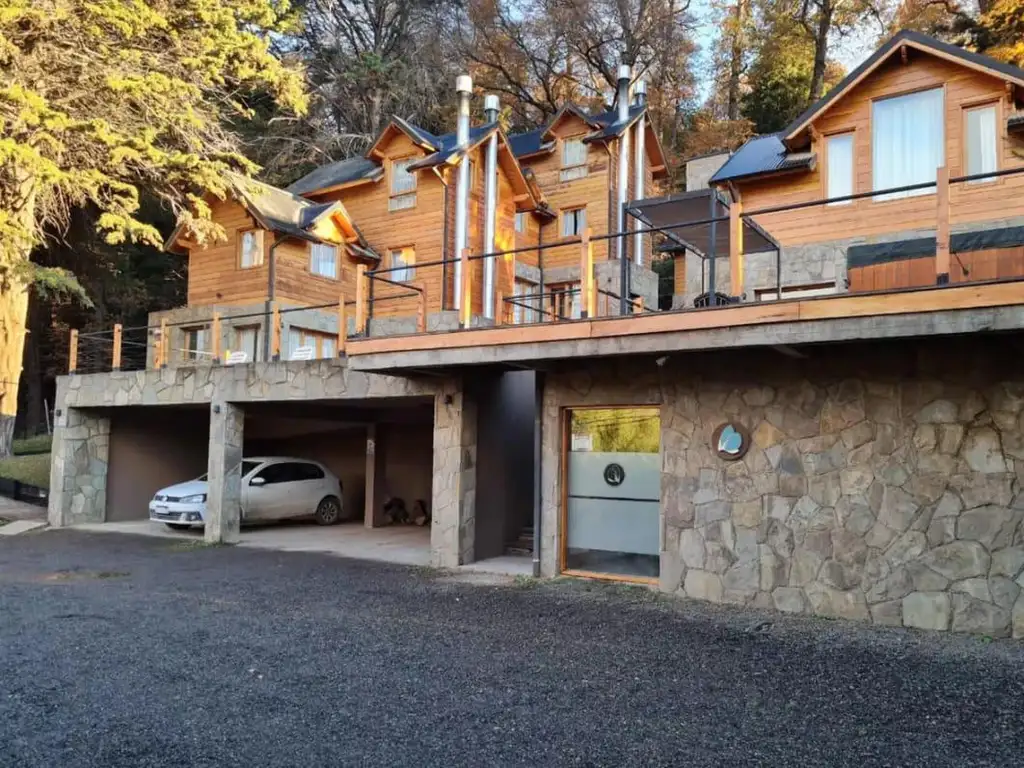 Complejo de Cabañas en venta - 15 Dormitorios 8 Baños - Cocheras - 925Mts2 - San Martín de Los Andes