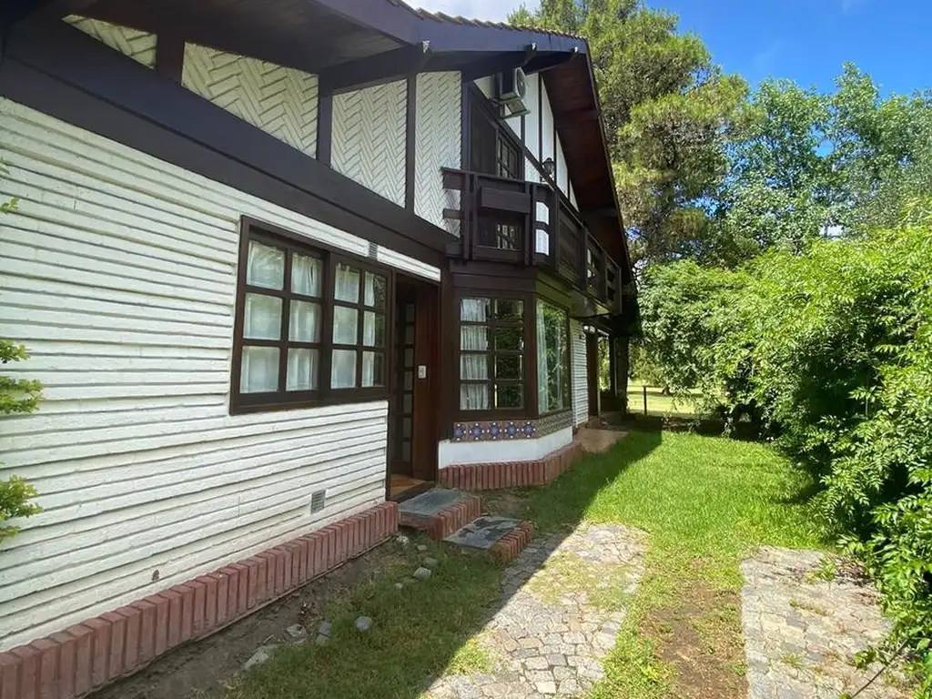 CASA EN ALQUILER DE 5 AMBIENTES EN SAN MIGUEL DE GHISO