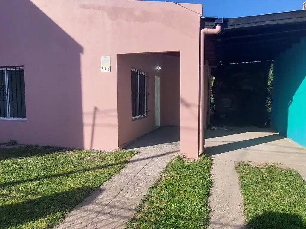 Casa APTO CREDITO de 3 Amb. a la venta en Cañuelas