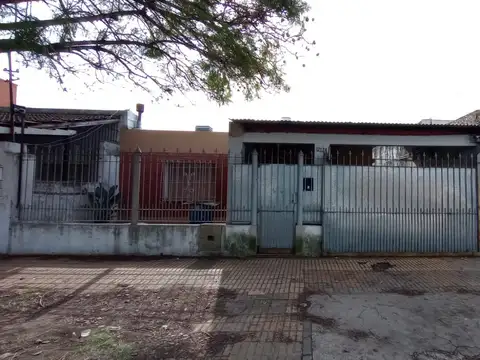 Casa en alquiler de 3 ambientes, en Lomas de Zamora