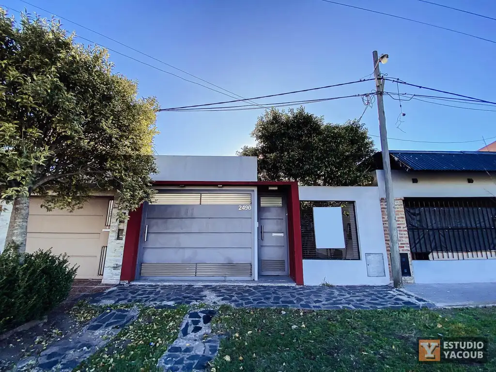 Casa en venta - 2 dormitorios 1 baño - Cocheras - 162.23m2 - Villa Elvira, La Plata