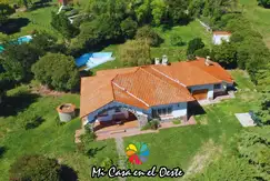 Casa en VENTA - 5 dormitorios, 4 baños - Piscina - 277m2 construídos - Lote 2333m2 -La Falda