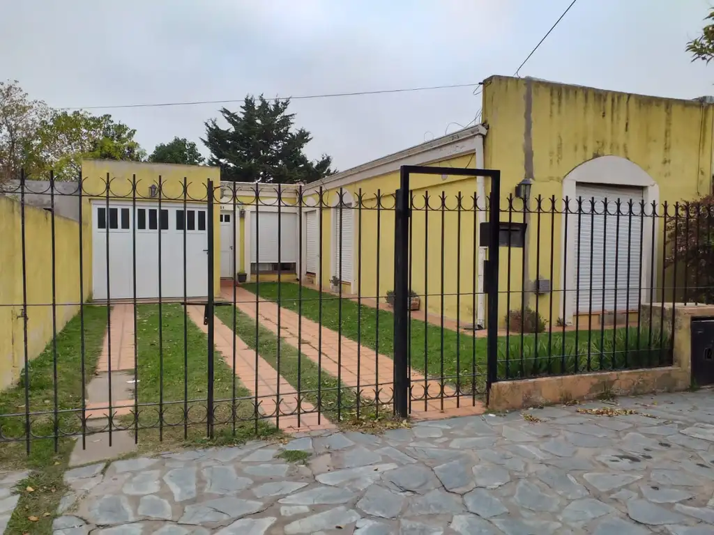 VENTA - CASA EN BARRIO JARDIN