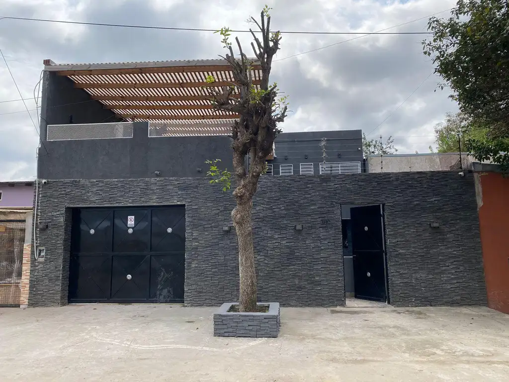 Casa en venta - 5 Dormitorios 2 Baños - Cochera - 200Mts2 - Malvinas Argentinas