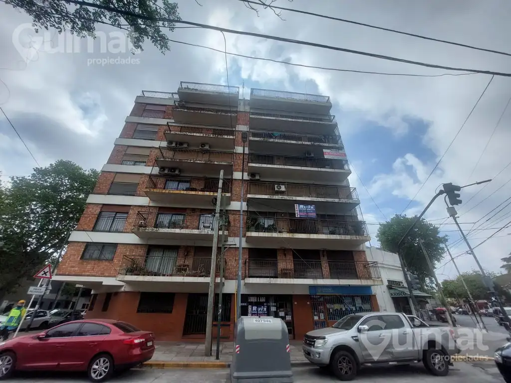 Departamento de 3 ambientes en Floresta - Jose R. Rodo 4300 -Apto credito.