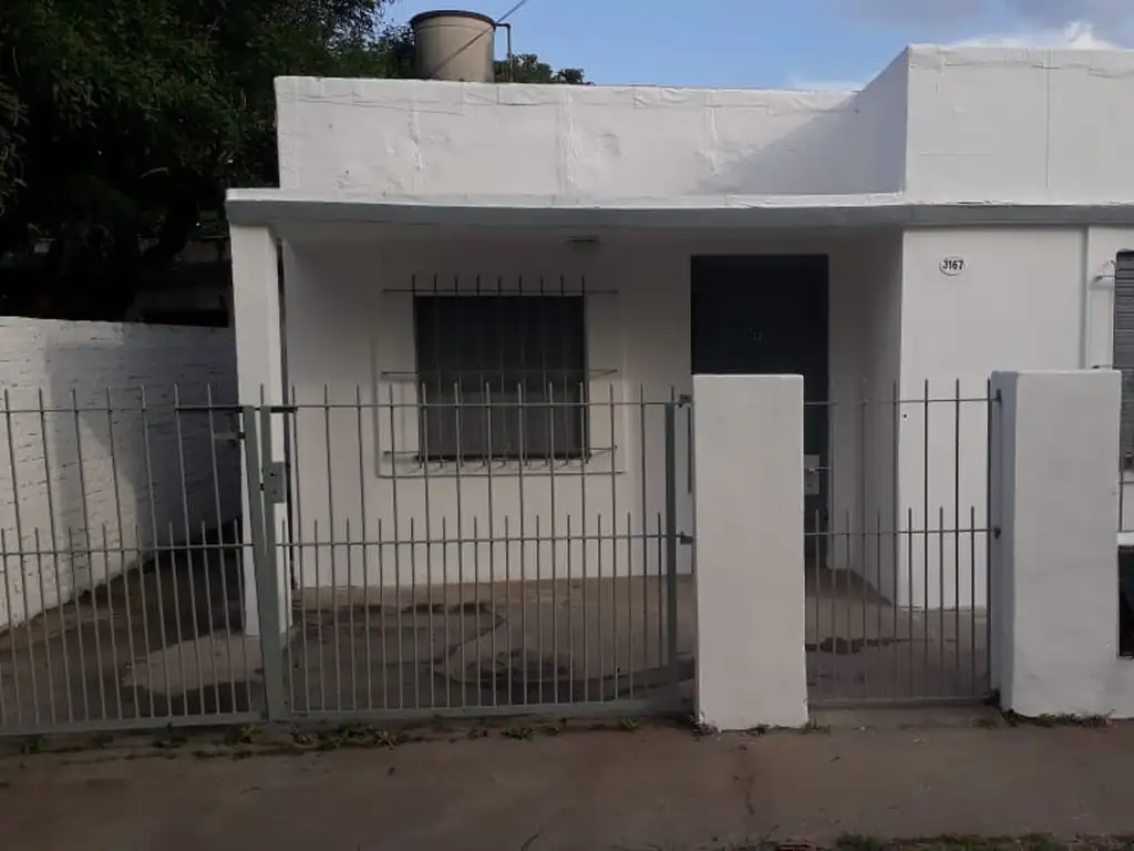 Casa en venta en José C. Paz - CON RENTA