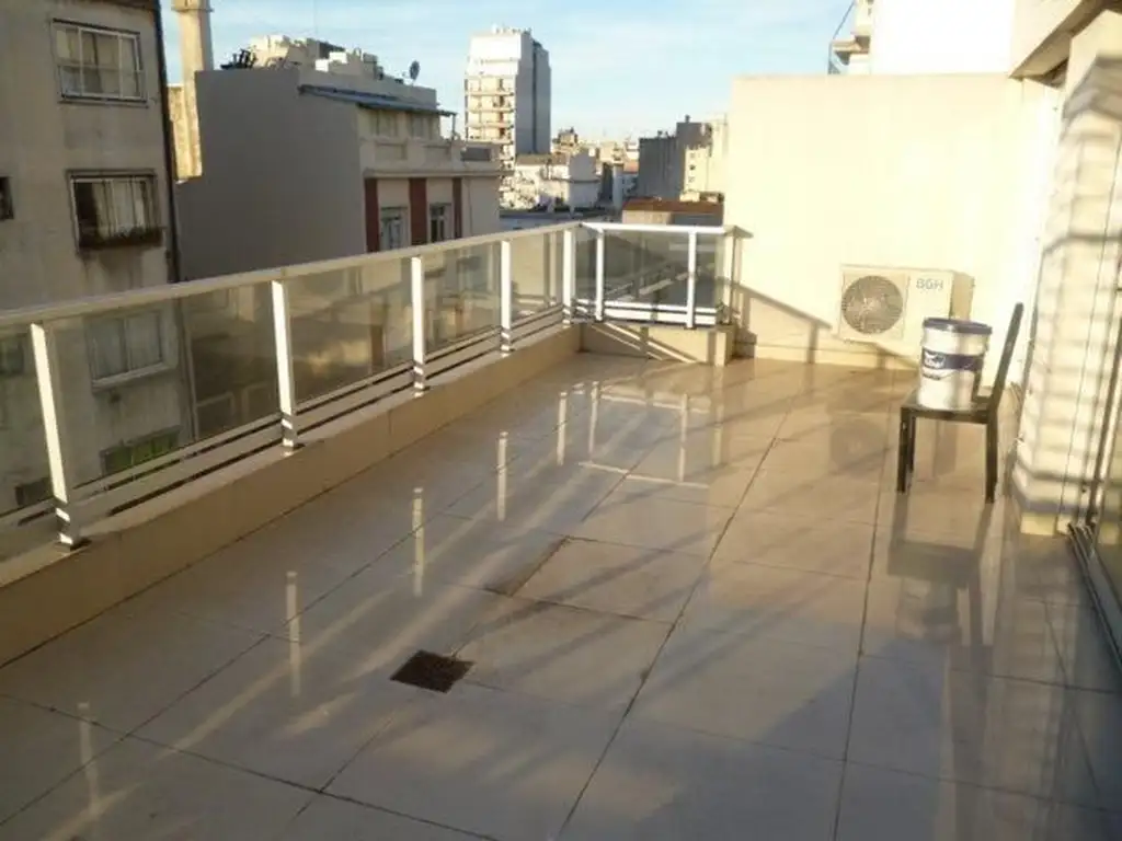 4 AMBIENTES + TERRAZA UNICO    2 COCHERAS | LAVALLE al 2800