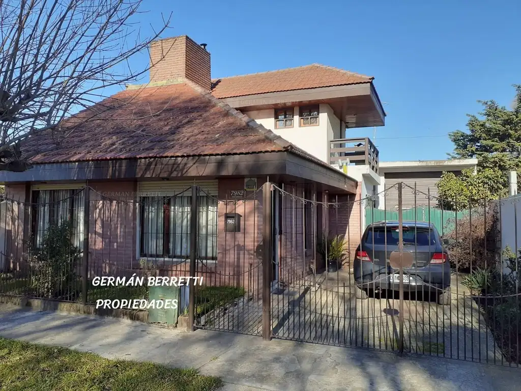 Casa Chalet  en Venta en Punta Mogotes, Mar Del Plata, General Pueyrredón