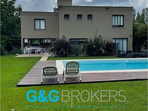 Casa en Venta con cochera