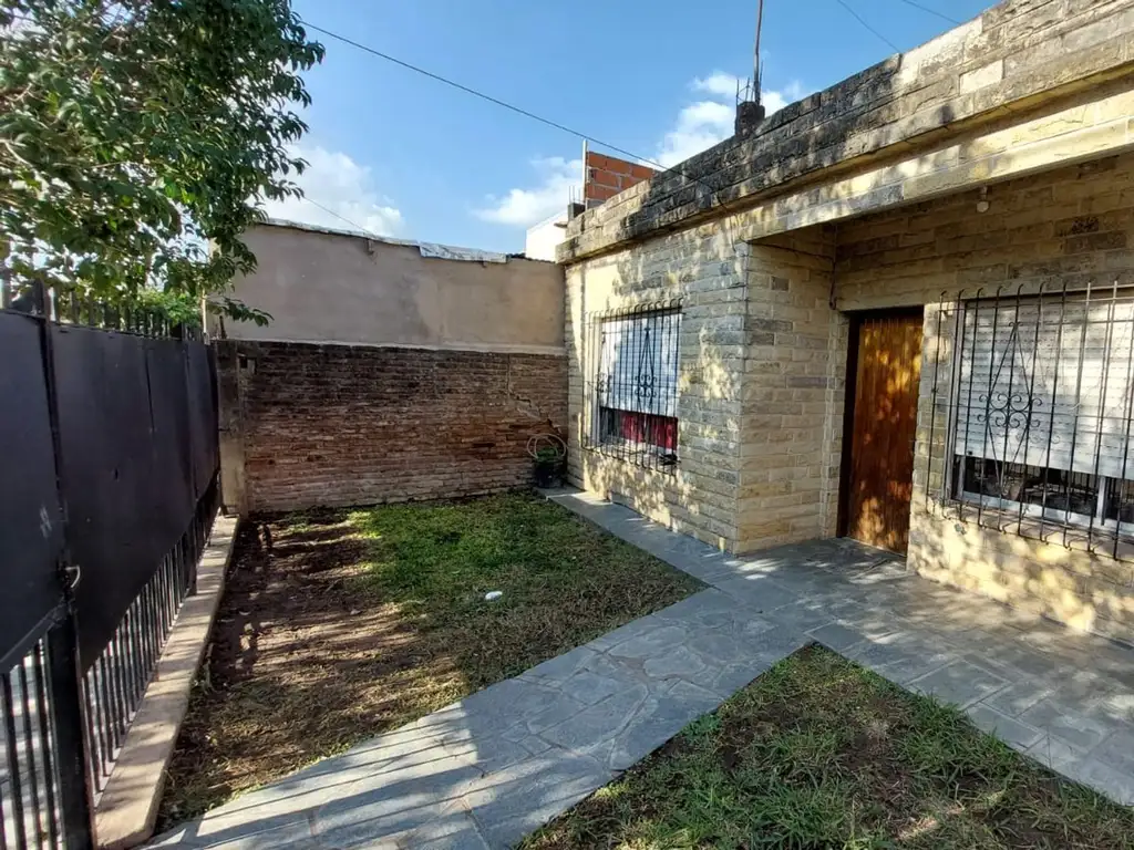 VENTA CASA 3 AMB. LOS POLVORINES - APTO CREDITO