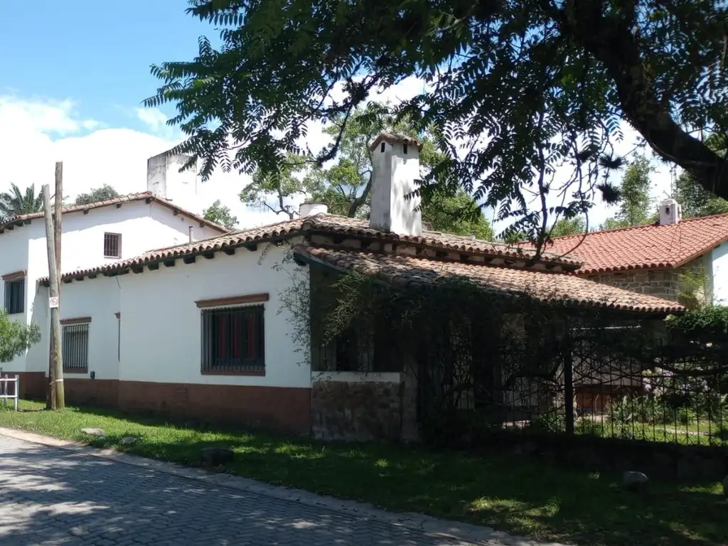 Exc casa alq 4 dorm pileta/qcho Av. San Martín San Lorenzo