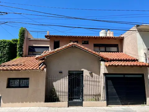 Chalet en Venta en Villa Sarmiento - Zona Ward