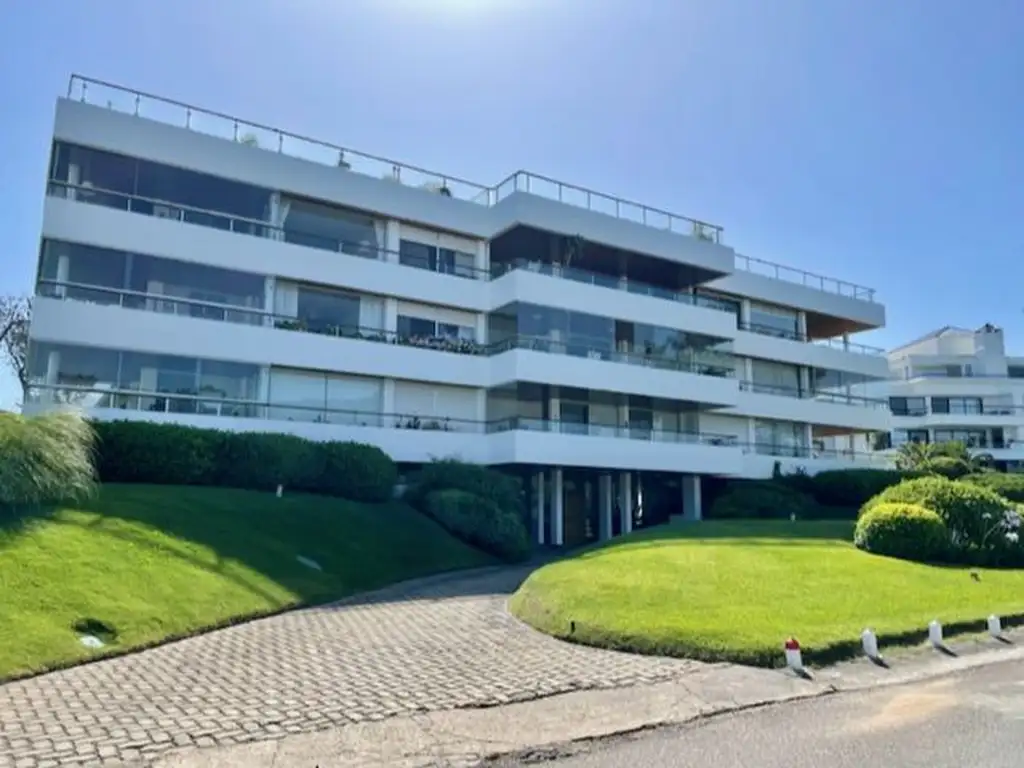 Departamento - Alquiler temporario - Uruguay, PLAYA BRAVA PUNTA DEL ESTE