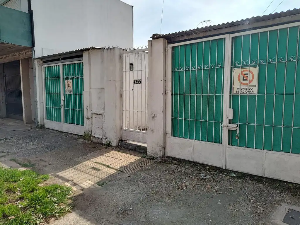 CASA EN ALQUILER USO COMERCIAL EXCLUSIVAMENTE